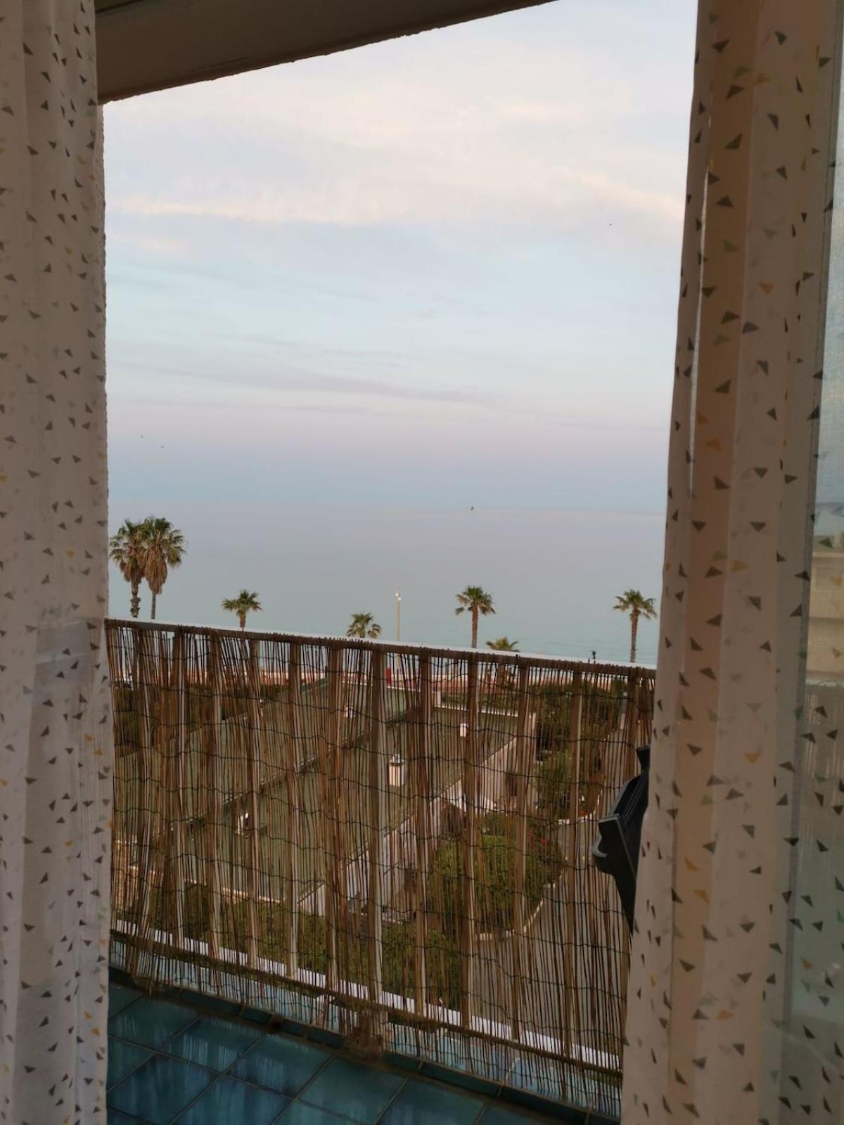 Apartment 2 Personnes Vue Climatise Linge Maison Le Lavandou